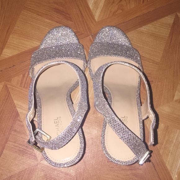 Michael kors heels - Picture 6 of 7